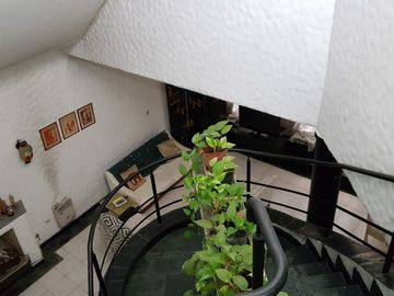 Venta casa Avda. Pellegrini/Necochea, magnÃ­fica propiedad estilo mediterrÃ¡neo, pileta, parque, jacuzzi.