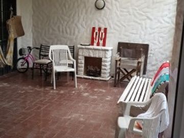 Venta casa Avda. Pellegrini/Necochea, magnÃ­fica propiedad estilo mediterrÃ¡neo, pileta, parque, jacuzzi.