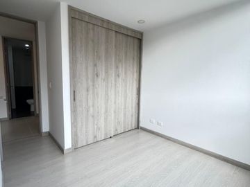 apartamento en arriendo en loma de los mesa. Cod A9434006