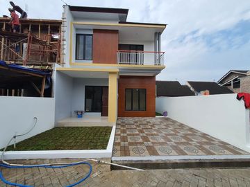 Rumah siap huni bangunan 2 lantai dalam perumahan di Jl. Imogiri Timur km 7, Tamanan, Banguntapan, Bantul, Yogyakarta