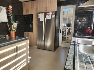 Casa en Venta en Condominio cercano a Arturo Prat, Machalí