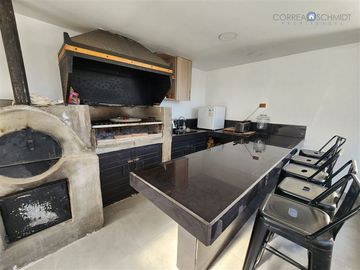 Casa en Venta en Condominio cercano a Arturo Prat, Machalí
