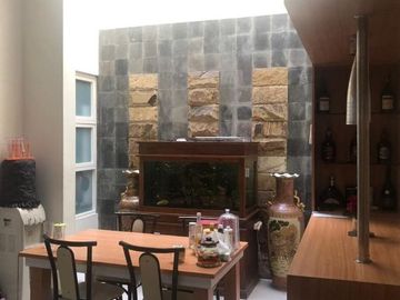 Dijual rumah Tenggilis Mejoyo Utara MEWAH NEGO