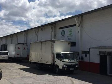 VIA DAULE KM 11, VENDO COMPLEJO DE BODEGAS 9500 m2