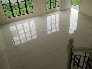 Susana Executive Village House for SALE