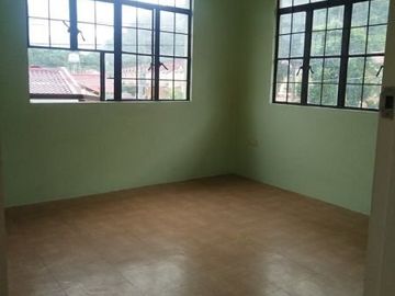 Susana Executive Village House for SALE