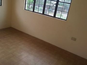 Susana Executive Village House for SALE
