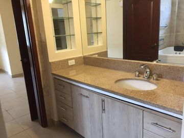 Terranostra - etapa Tarragona, Venta Hermosa casa buen metraje!!(J.Luna)