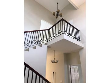 ALQUILO ESPECTACULAR CASA 350MT2  EN CLAYTON VILLAGE L/B