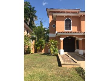 ALQUILO ESPECTACULAR CASA 350MT2  EN CLAYTON VILLAGE L/B