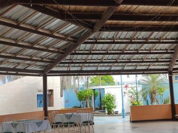Casa en  venta en Tonsupa de 18 habitaciones con piscina - Tonsupa, Esmeraldas