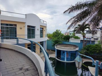 Casa en  venta en Tonsupa de 18 habitaciones con piscina - Tonsupa, Esmeraldas