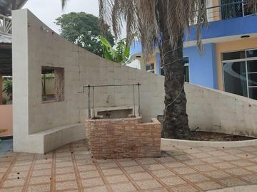Casa en  venta en Tonsupa de 18 habitaciones con piscina - Tonsupa, Esmeraldas