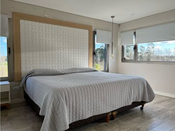 Casa 5 ambientes con pileta y quincho Barrio Privado