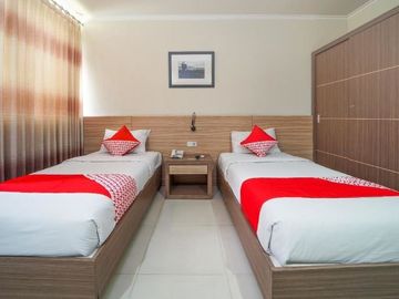 Hotel Surabaya Pusat Aktif Karaoke Meeting Kantor Siap Lanjutkan Siapa Cpt