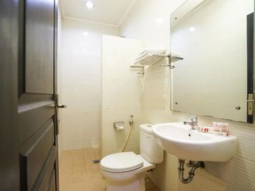Hotel Surabaya Pusat Aktif Karaoke Meeting Kantor Siap Lanjutkan Siapa Cpt