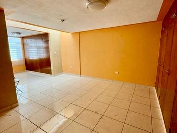 CASA EN VENTA COL. LA PAZ  CON RECÁMARA EN PB CERCA DE AV. JUÁREZ PUEBLA