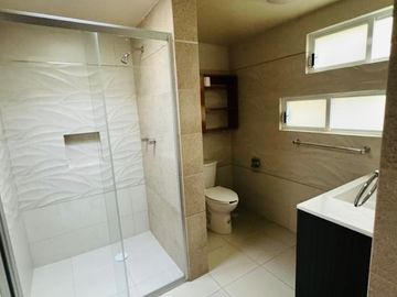 CASA EN VENTA COL. LA PAZ  CON RECÁMARA EN PB CERCA DE AV. JUÁREZ PUEBLA