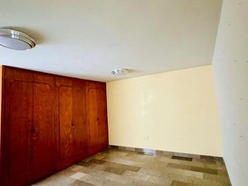 CASA EN VENTA COL. LA PAZ  CON RECÁMARA EN PB CERCA DE AV. JUÁREZ PUEBLA