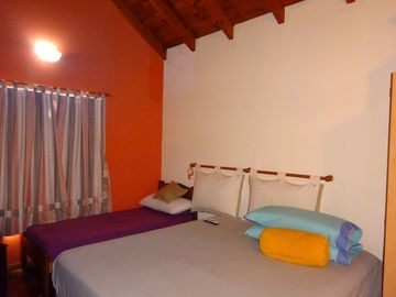 Hermosa casa de dos pisos en BÂ°  Parque Capital