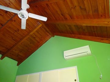Hermosa casa de dos pisos en BÂ°  Parque Capital