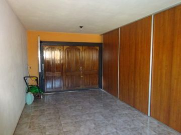 Hermosa casa de dos pisos en BÂ°  Parque Capital