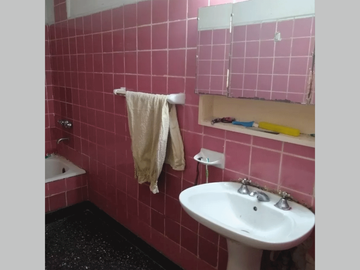 Departamento en Venta en Balvanera 4 ambientes 100 m2 + balcón, 2do por escalera – Mexico 2200