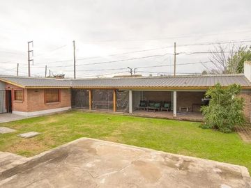 Chalet en venta en Burzaco Este