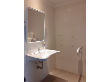 LOCAL EN VENTA EN LOMAS DE SAN ISIDRO