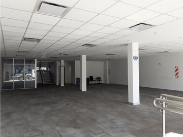 LOCAL EN VENTA EN LOMAS DE SAN ISIDRO