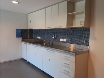 LOCAL EN VENTA EN LOMAS DE SAN ISIDRO