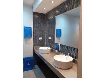 LOCAL EN VENTA EN LOMAS DE SAN ISIDRO