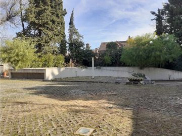 LOCAL EN VENTA EN LOMAS DE SAN ISIDRO