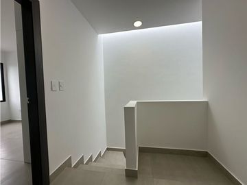 MODERNA CASA NUEVA CON 3 DORMITORIOS EN MANTA AZUL, SUR DE MANTA