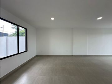 MODERNA CASA NUEVA CON 3 DORMITORIOS EN MANTA AZUL, SUR DE MANTA