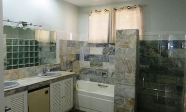 House for rent in Cebu City, Gated close to malls in Banilad