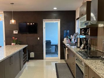 Se Vende Casa en Cañadas del Lago, Roof Garden, Terreno 222 m2, de LUJO !