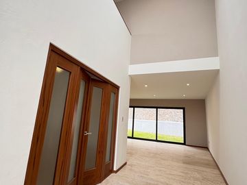 CASA EN VENTA EN SIERRAZUL SLP