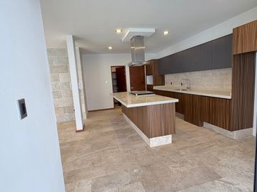 CASA EN VENTA EN SIERRAZUL SLP