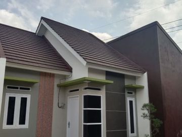 Rumah bagus tanah luas harga murah siap huni