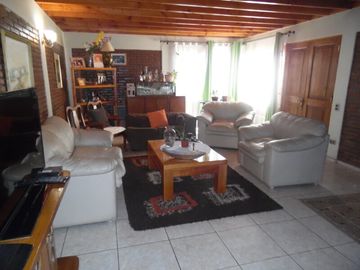 casa linda, grande en la villa san javier, peñaflor