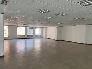 oficina en arriendo en el chico. Cod A700780