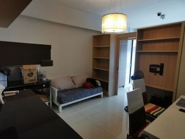 Studio with Shelf Partition For Sale in Greenbelt Excelsior