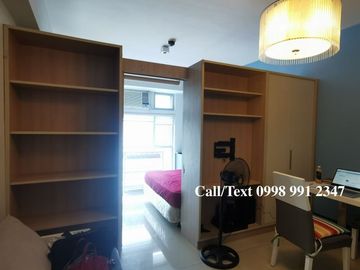 Studio with Shelf Partition For Sale in Greenbelt Excelsior