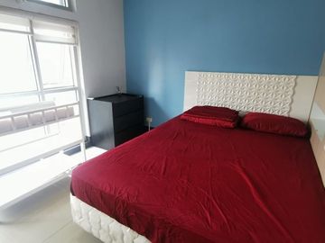 Studio with Shelf Partition For Sale in Greenbelt Excelsior