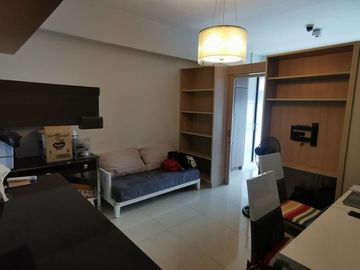 Studio with Shelf Partition For Sale in Greenbelt Excelsior