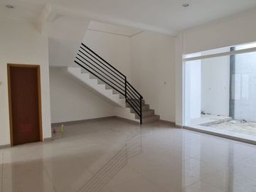 Rumah Di Bandung Selatan Kopo Bangunan 2 Lantai Hadap Barat