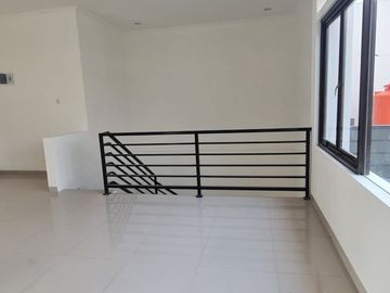 Rumah Di Bandung Selatan Kopo Bangunan 2 Lantai Hadap Barat