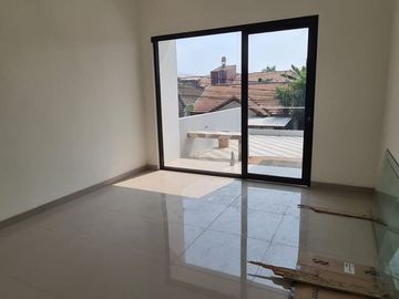 Rumah Di Bandung Selatan Kopo Bangunan 2 Lantai Hadap Barat