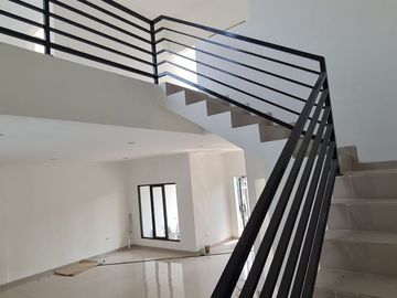 Rumah Di Bandung Selatan Kopo Bangunan 2 Lantai Hadap Barat